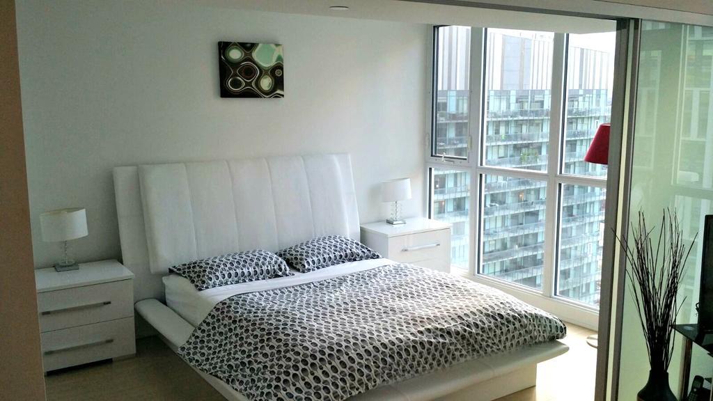 Pelicanstay In Toronto Entertainment District Экстерьер фото