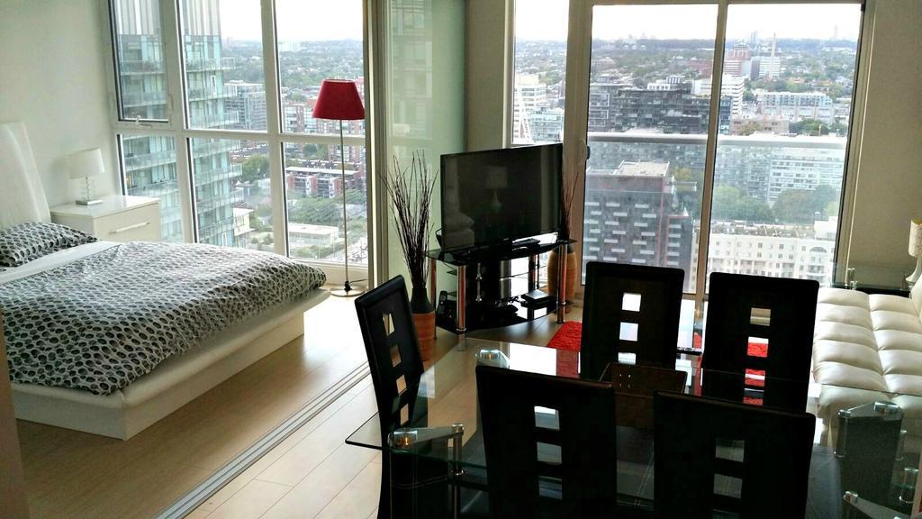 Pelicanstay In Toronto Entertainment District Экстерьер фото